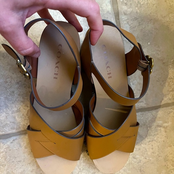 Coach - Picture 3 of 3